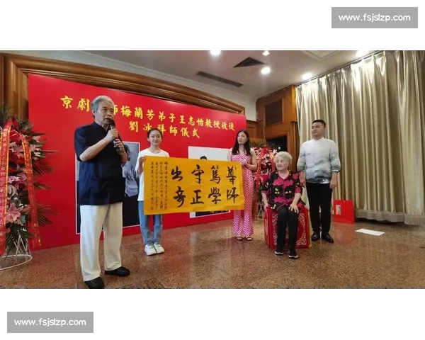 小女孩有望成为 “教授” 弟子？