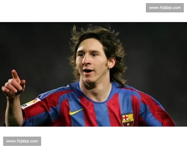 梅西萌娃力荐发带造型！长发飘逸成赛场新焦点